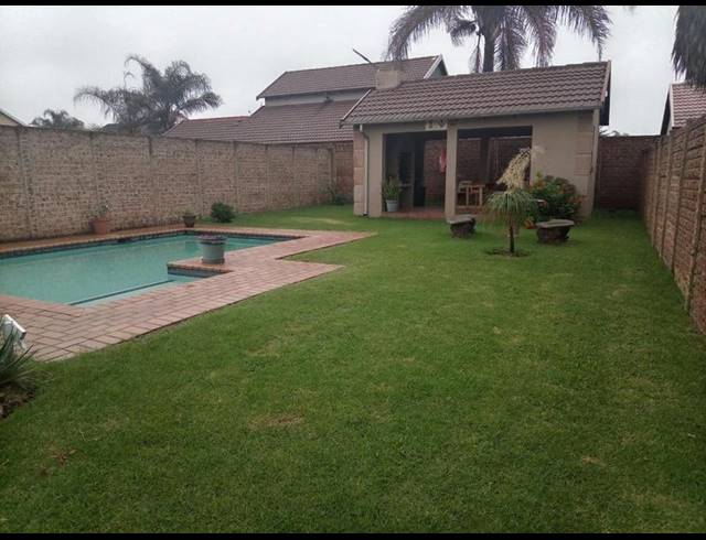 2 BEDROOM APARTMENT FOR SALE IN SONNEVELD
